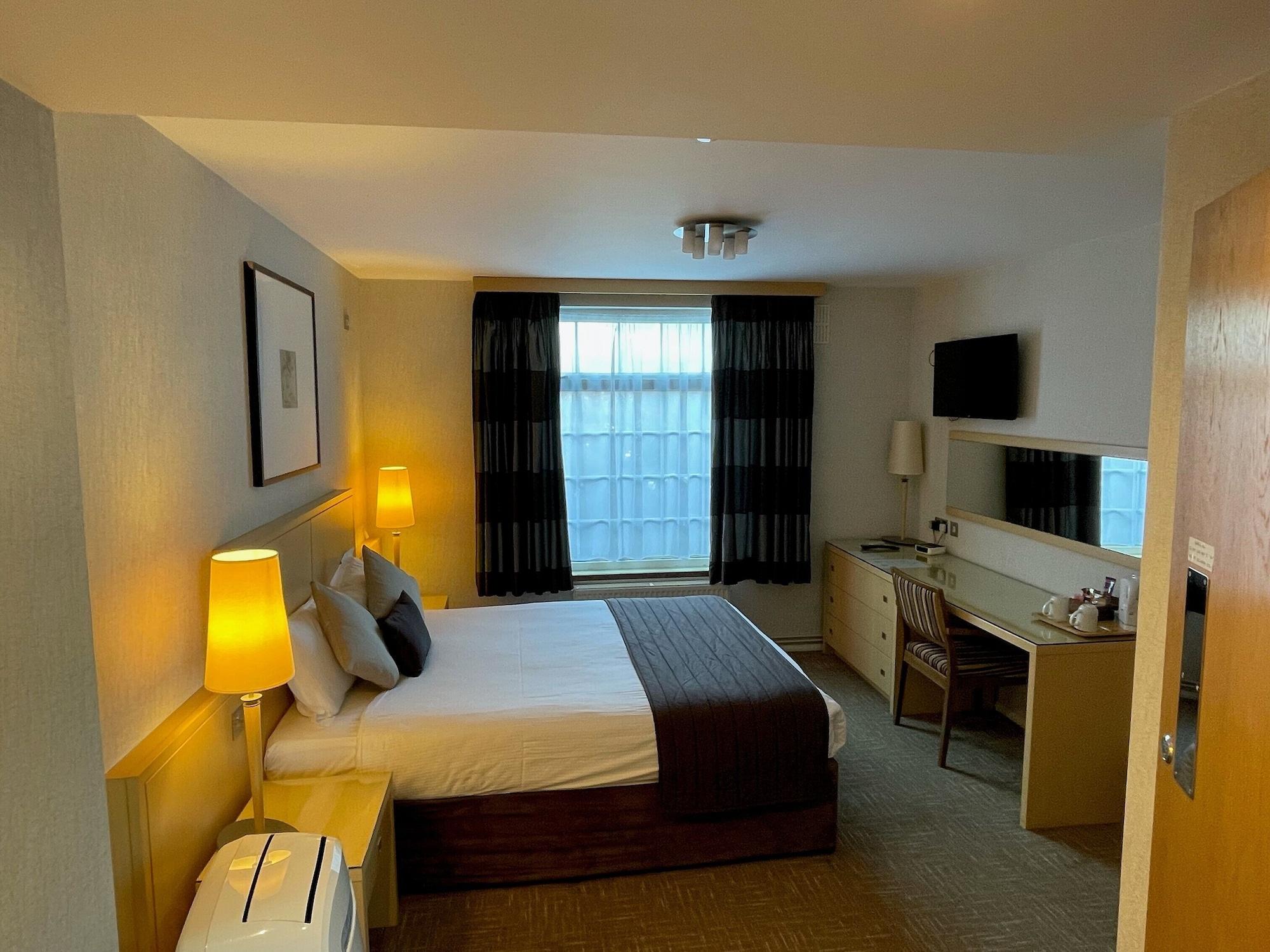 Best Western Homestead Court Hotel Welwyn Garden City Esterno foto